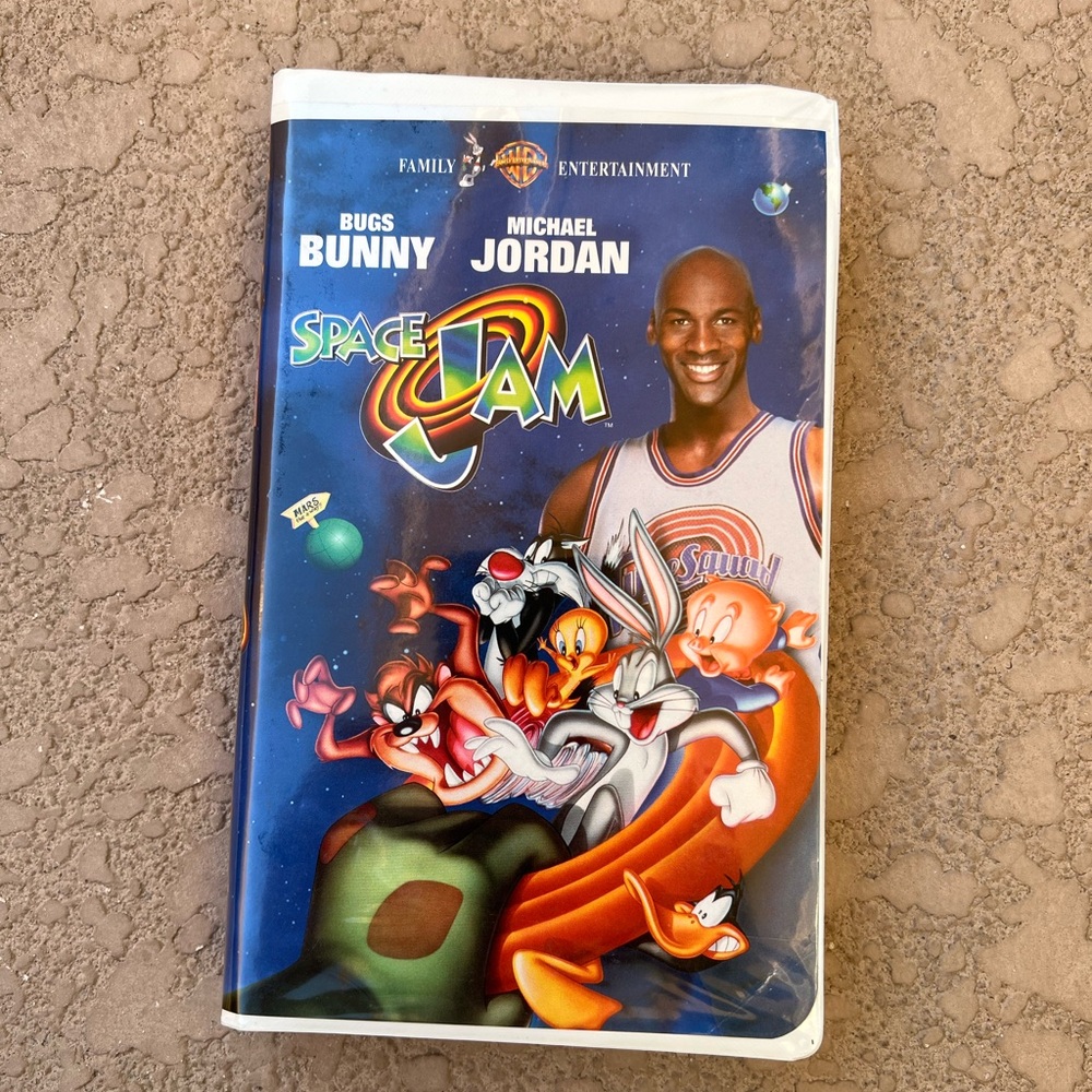 Space Jam WB Michael Jordan First Release VHS 1996  Shell Excellent Condition.